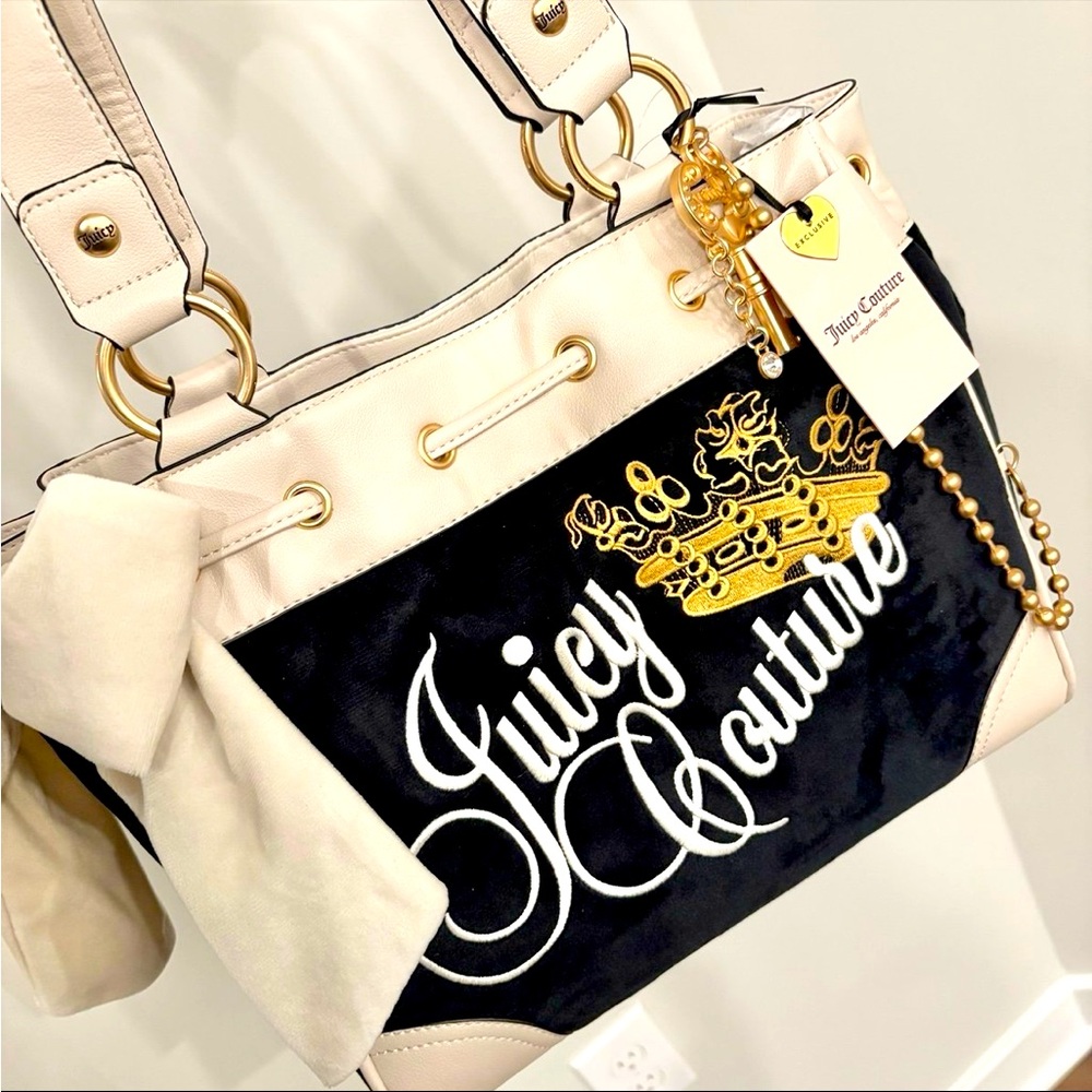 NWT VHTF Juicy
Couture A Key to Juicy Daydreamer
Tote in licorice$140
